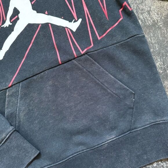 Jordan Black Pullover Hoodie Size Medium Bleached Big Logo Graphic Basketball - Picture 4 of 10